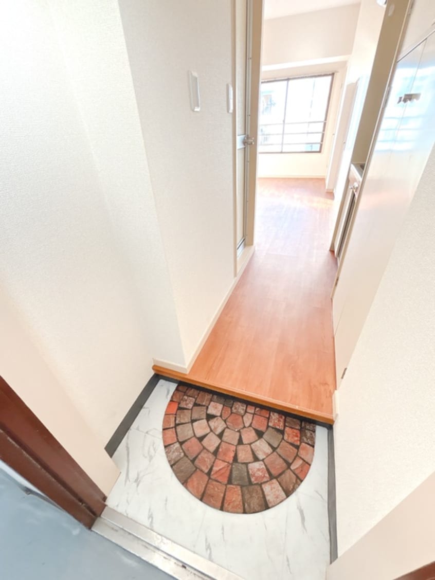 玄関 ラ・トゥ－ル・アンフィニ