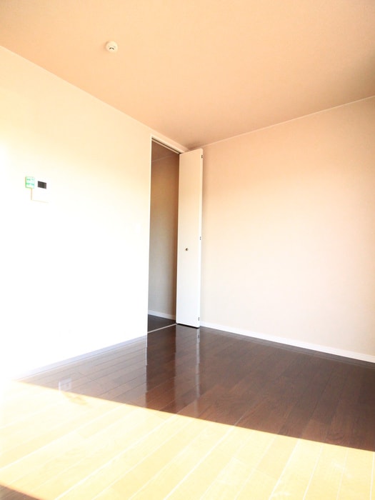 居室 ホワイトシャルマン