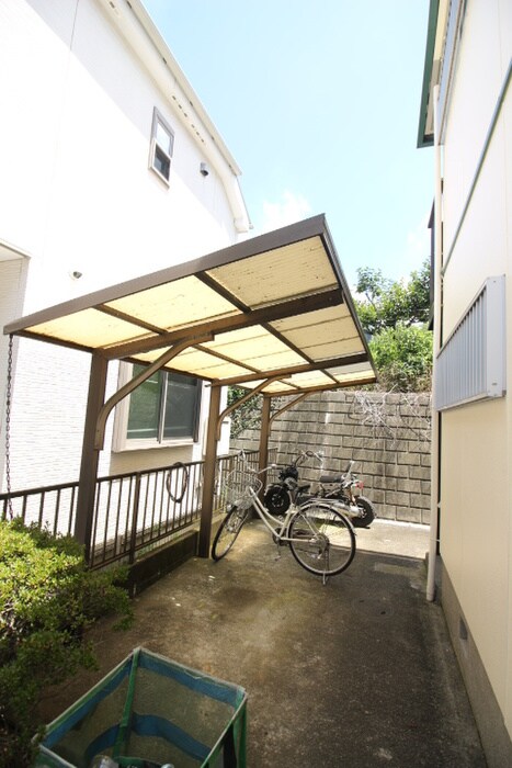 駐輪場 ロイハウス