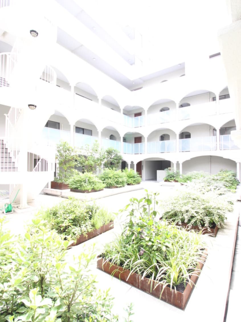 エントランス部分 カルパティア市ヶ谷