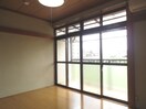 室内からの展望 コ－ポヒル所沢１号館