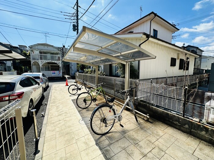 駐輪場 シャトル