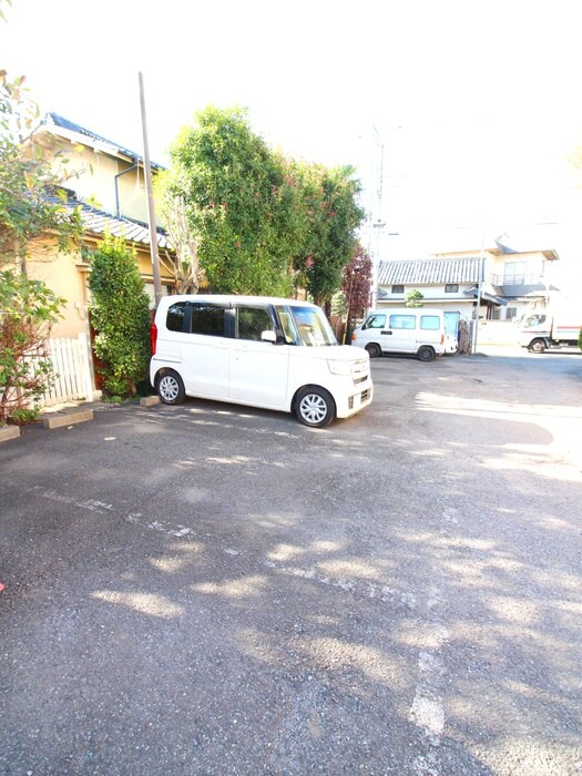 駐車場 鈴蘭荘６号棟