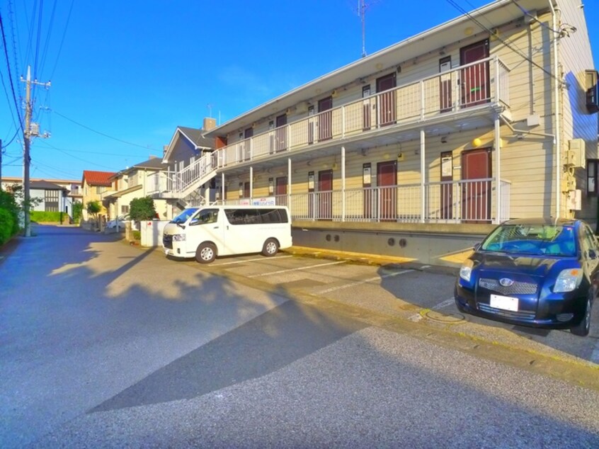 駐車場 御塚山ハイツＢ棟