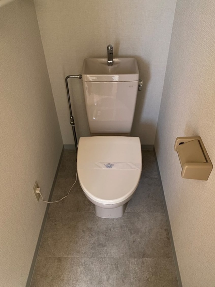 トイレ ジュネスさかえ