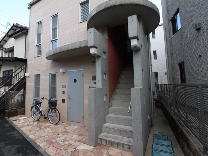 エントランス部分 カ－サ・プリマベラ