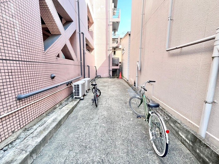 駐輪場 豊島園パ－クヒルズ音楽館