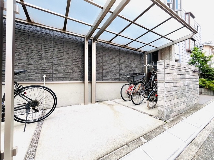 駐輪場 ＨＯＫＵＬＥＡ　ＶＩＬＬＡ