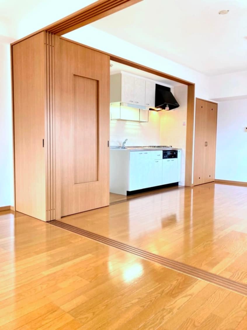 居室 インカウンタ－マンション