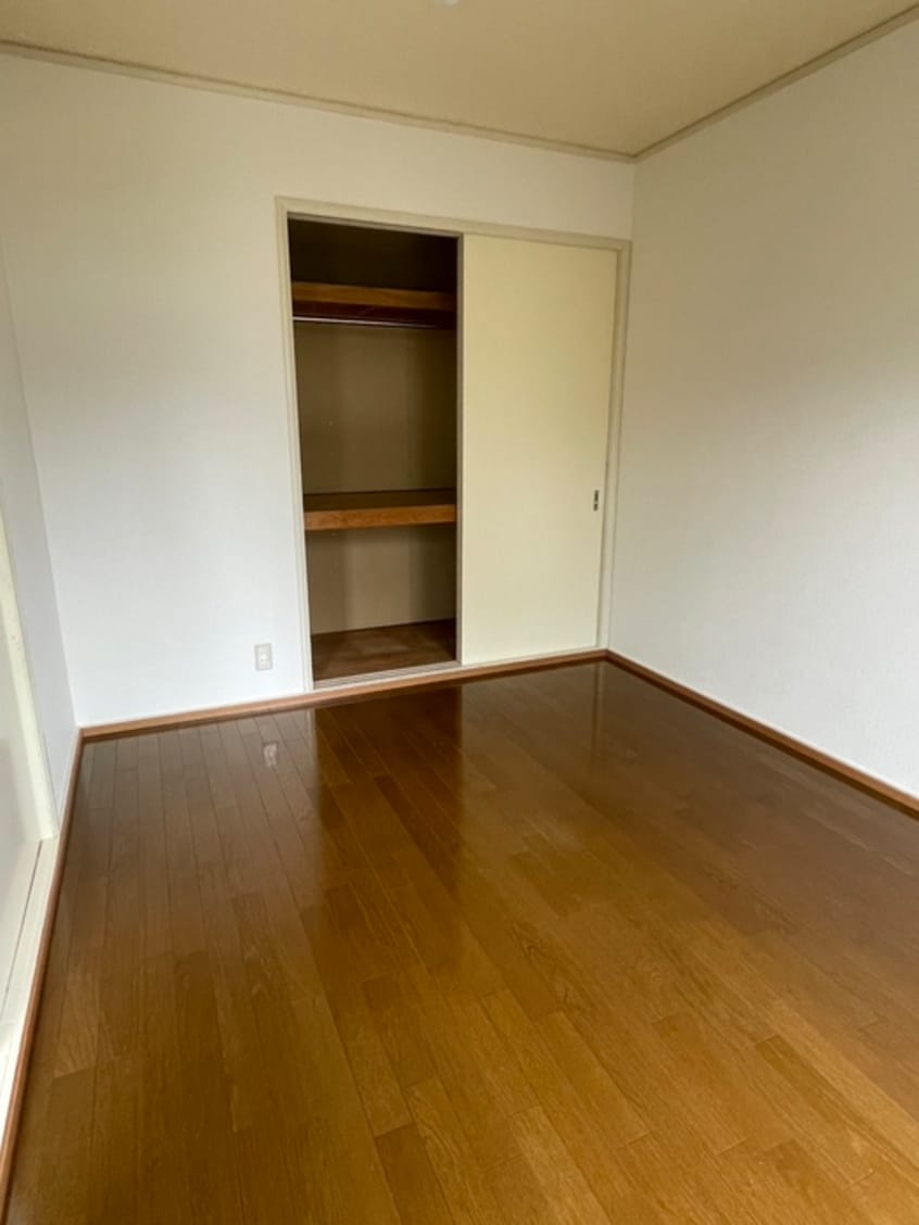 居室 モンシャト－イズミ