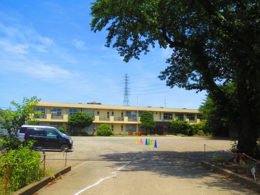 麻溝小学校(小学校)まで601m モンシャト－イズミ