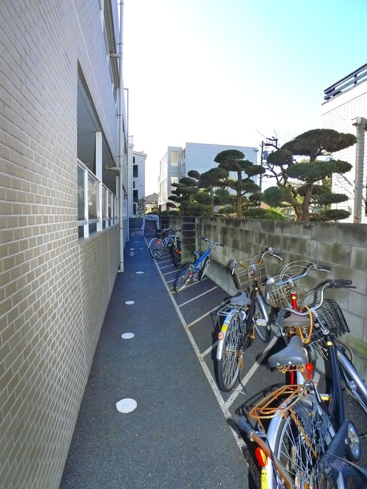 駐輪場 エクセレンテ