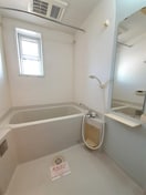 バス／シャワールーム等 Y．クルメン