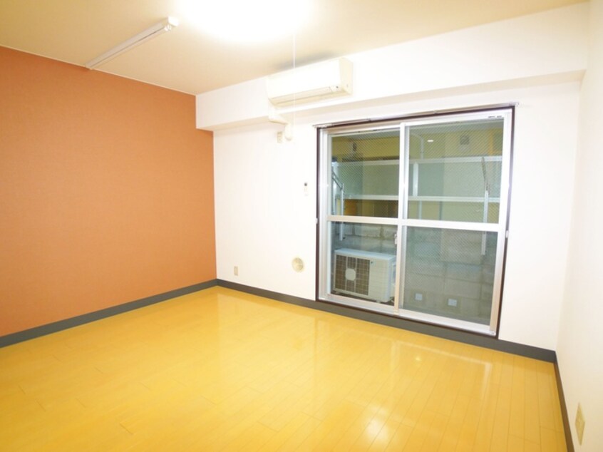 居室 オリエントハウス