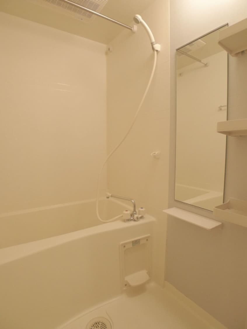 バス／シャワールーム等 グリ－ンコ－ト