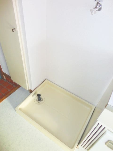 洗濯機置場 ウイングコ－ト久米川（３０１）