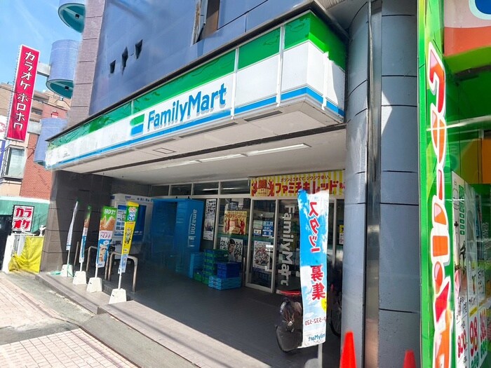 ファミリーマート(コンビニ)まで136m Villetta稲田堤A