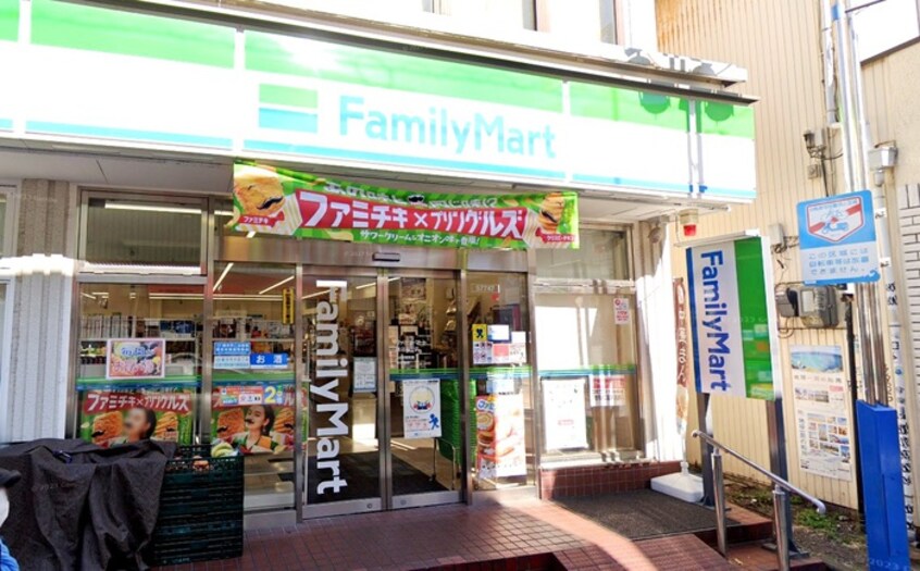 ファミリーマート鵠沼海岸店(コンビニ)まで350m フォレスタ鵠沼