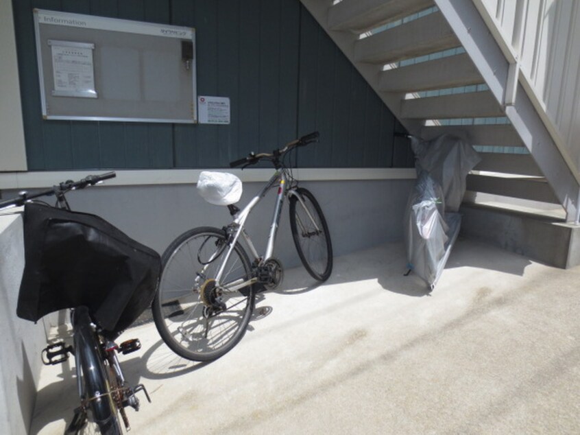 駐輪場 クレスト西戸部