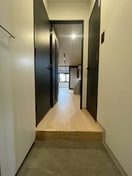 玄関 ﾃﾞｨｽﾃｨｰﾉﾚｼﾞﾃﾞﾝｼｱ荒川