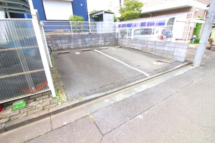 駐車場 シャトレーサチ