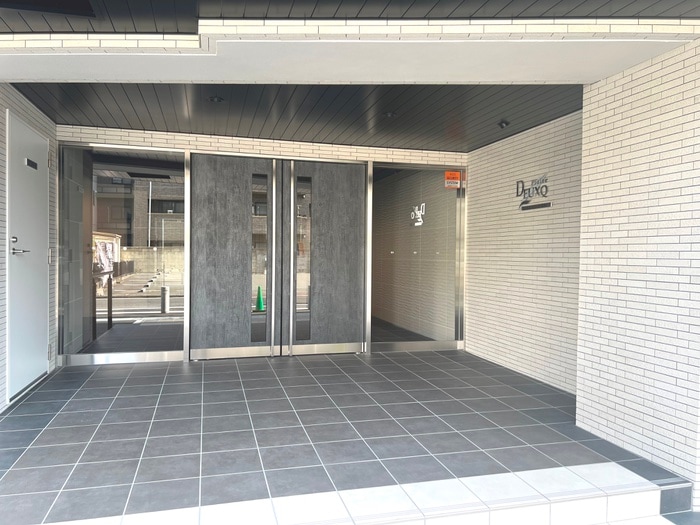 エントランス部分 プレール・ドゥーク西新井Ⅱ