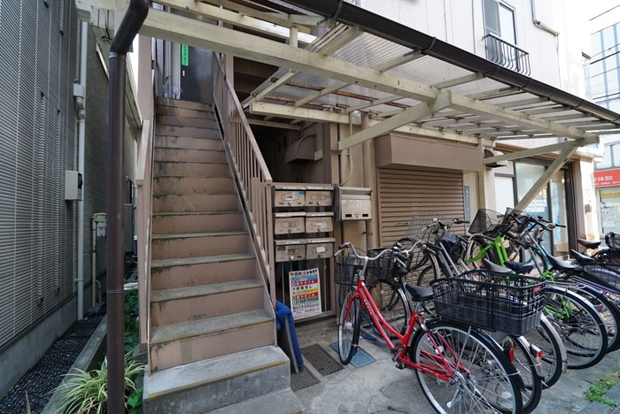 エントランス部分 山越ビル