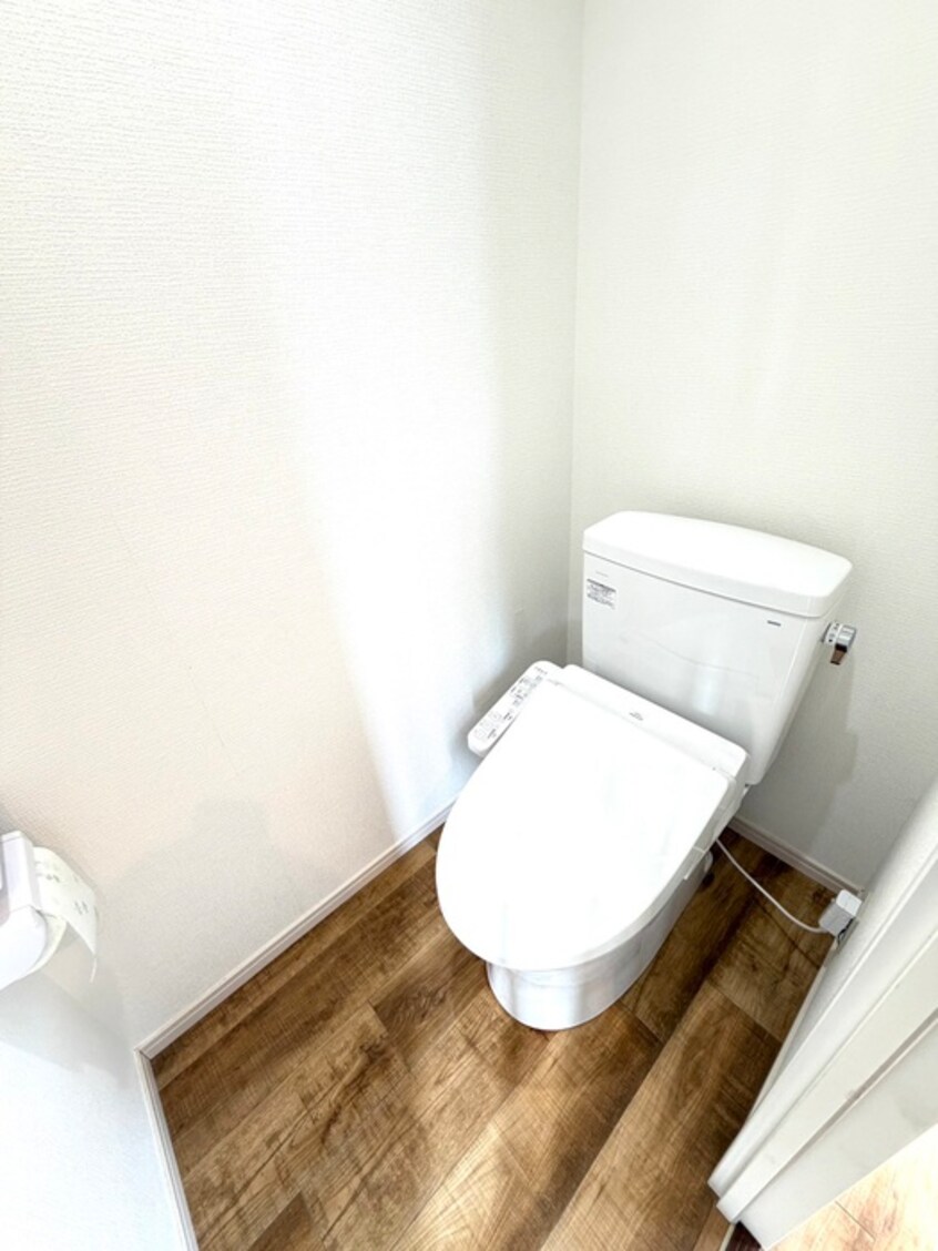 トイレ MODERN LAND