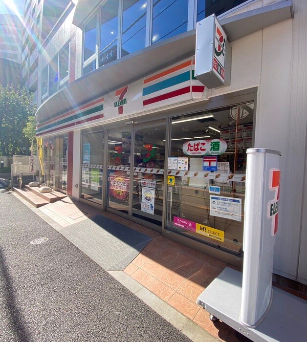 セブンイレブン　西麻布3丁目店(コンビニ)まで60m ﾙﾈｻﾝｽ六本木ﾌﾟﾚﾐｱﾑｺｰﾄVivant