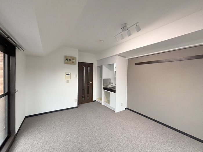 居室 ﾗｲｵﾝｽﾞﾏﾝｼｮﾝ河辺第２（701）