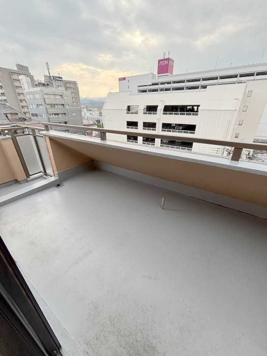 ベランダ・バルコニー ﾗｲｵﾝｽﾞﾏﾝｼｮﾝ河辺第２（701）
