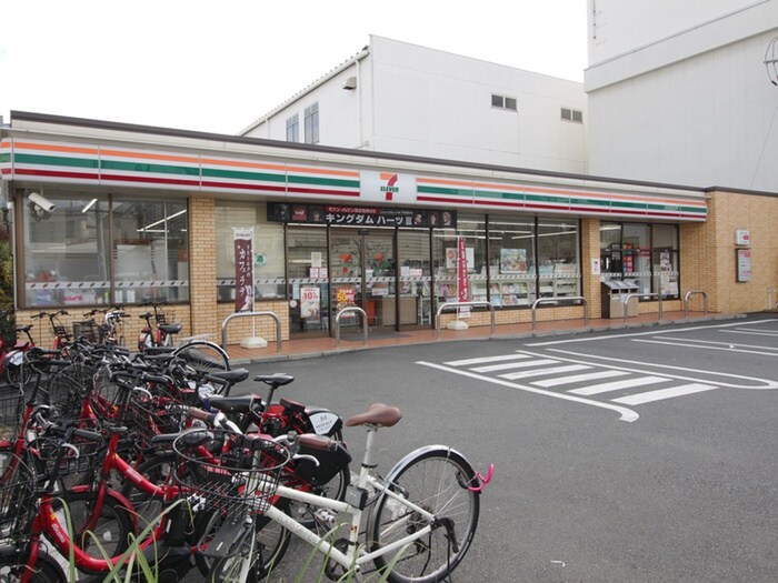 セブンイレブン江東潮見2丁目店(コンビニ)まで450m ｻﾞ･ﾌﾟﾚﾐｱﾑｷｭｰﾌﾞG潮見(311)