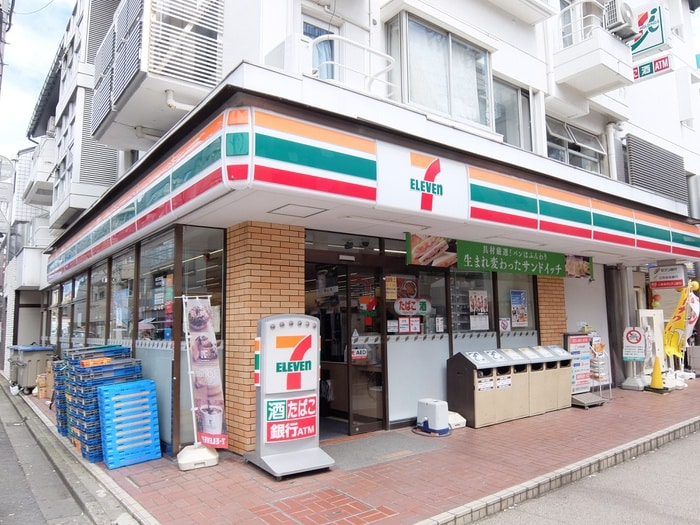 セブンイレブン 世田谷用賀4丁目店(コンビニ)まで162m 斉藤ビル