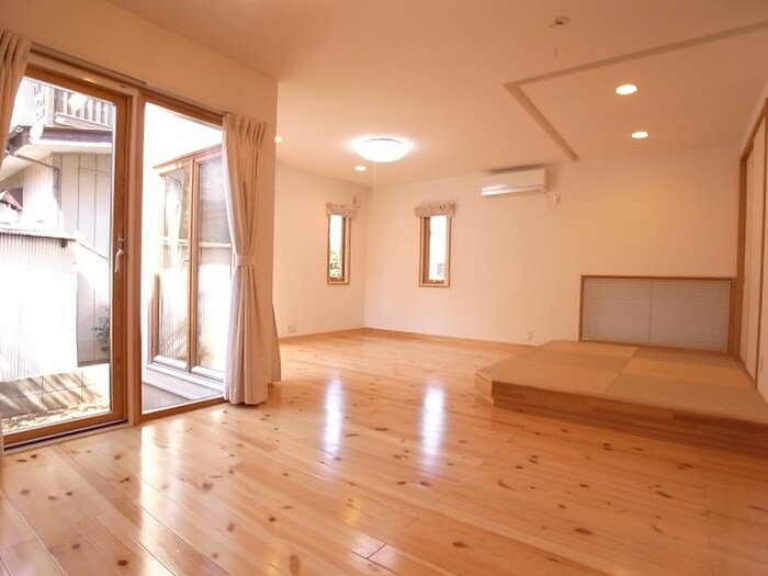 居室 深作１丁目戸建