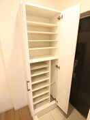 靴箱 The Fort Residences