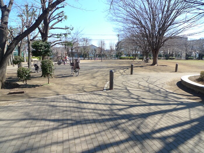 第一公園(公園)まで90m 植竹ハイツ