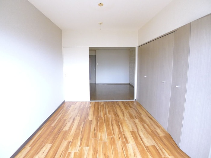 居室 グロリオール里見弐番館