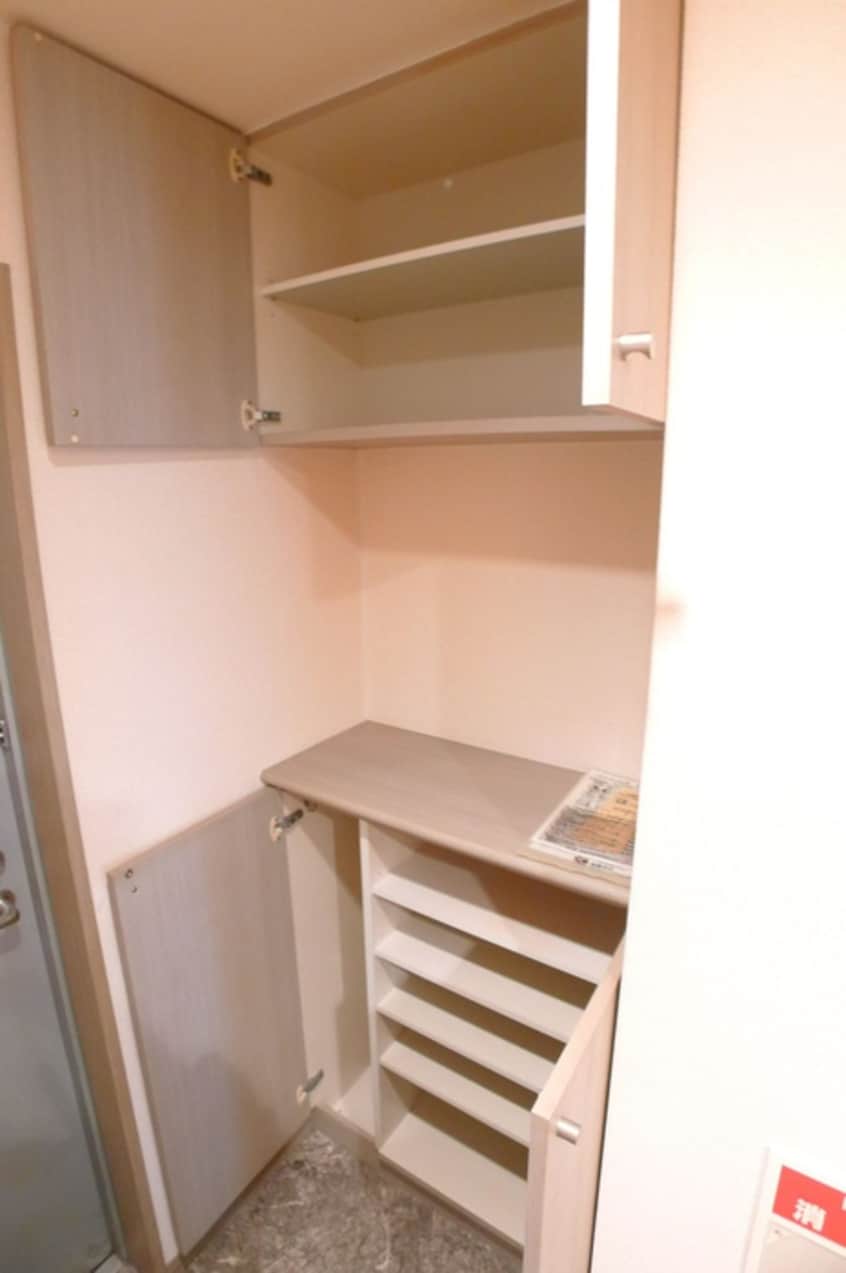 靴箱 グロリオール里見弐番館