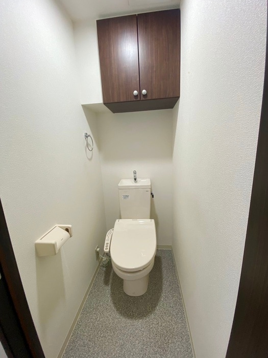 トイレ 新山下三番館