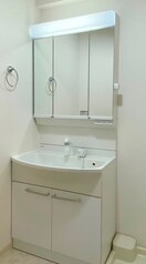 洗面 新山下三番館