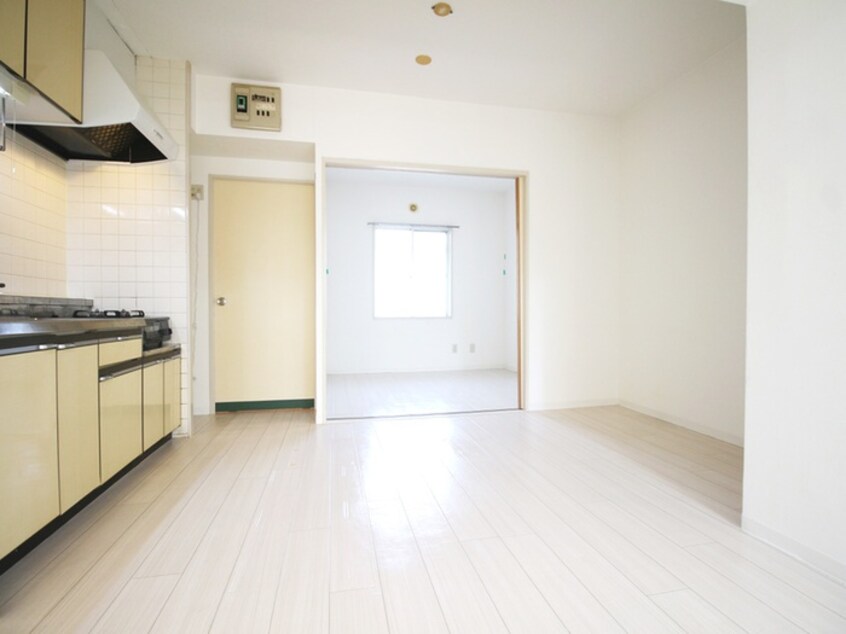 居室 シャトル駒林