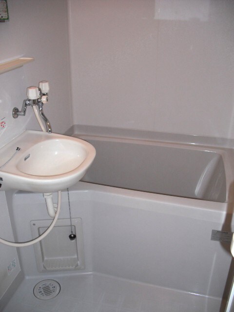 バス／シャワールーム等 フロ－ラ本多