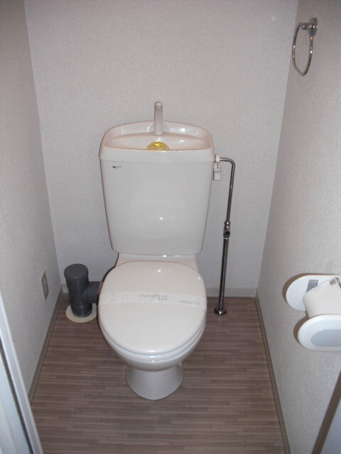 トイレ フロ－ラ本多