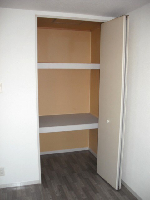 収納 フロ－ラ本多