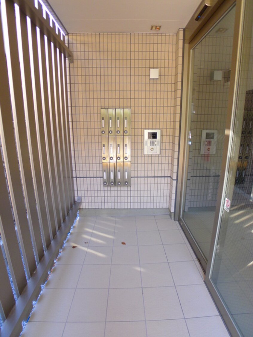 エントランス部分 アリエスコート