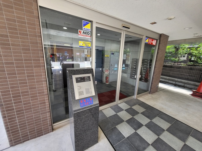 エントランス部分 リリー松原