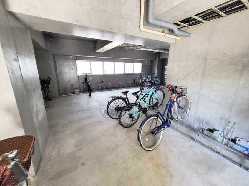 駐輪場 リリー松原