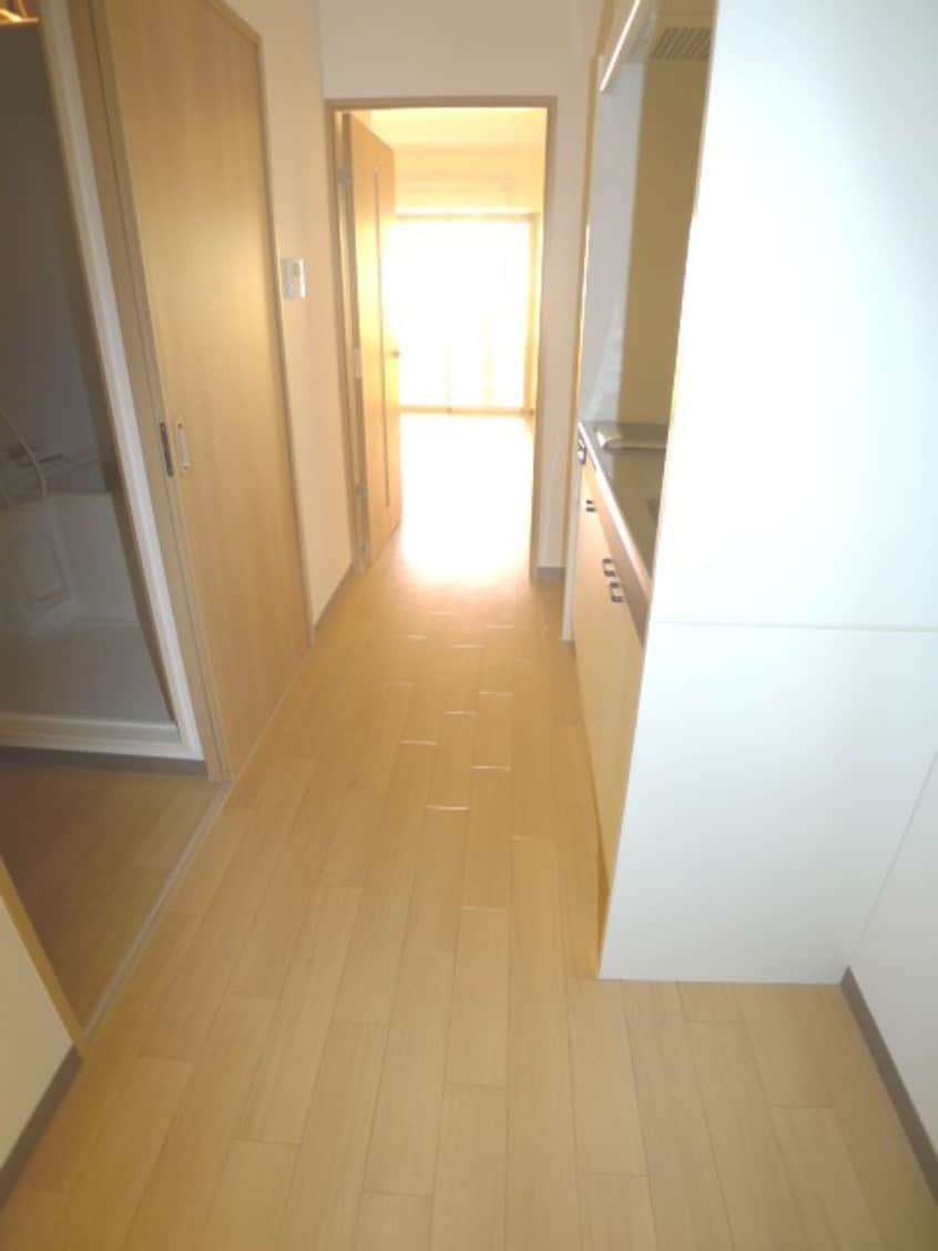 廊下 リリー松原