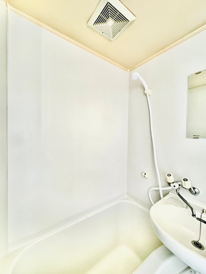 バス／シャワールーム等 ウィステリア南花園