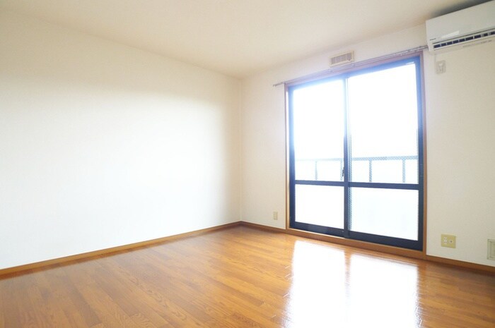 居室 パナハイツ三山　Ｂ